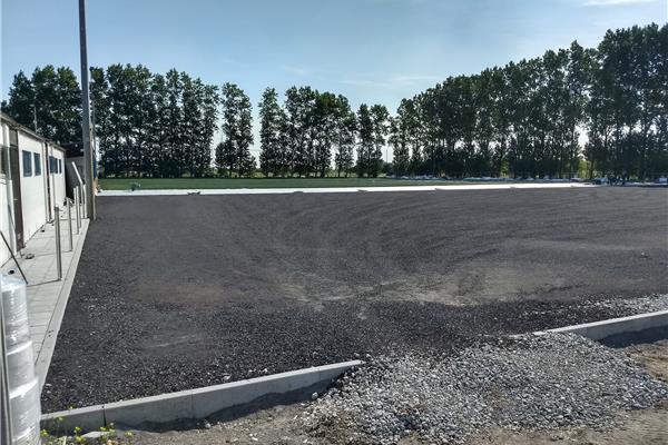 Aanleg kunstgras voetbalveld - Sportinfrabouw NV